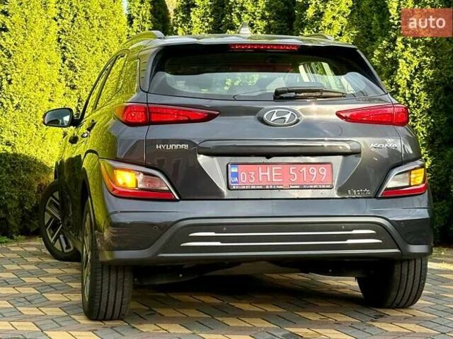 Серый Хендай Kona, объемом двигателя 0 л и пробегом 97 тыс. км за 18700 $, фото 10 на Automoto.ua