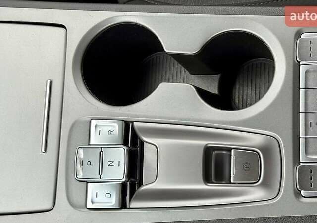 Серый Хендай Kona, объемом двигателя 0 л и пробегом 97 тыс. км за 18700 $, фото 26 на Automoto.ua