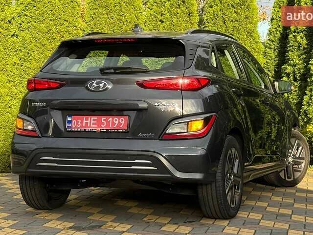 Серый Хендай Kona, объемом двигателя 0 л и пробегом 97 тыс. км за 18700 $, фото 7 на Automoto.ua