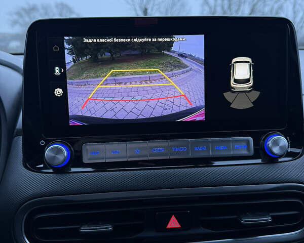 Серый Хендай Kona, объемом двигателя 0 л и пробегом 97 тыс. км за 16600 $, фото 19 на Automoto.ua