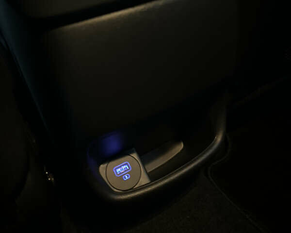 Сірий Хендай Kona, об'ємом двигуна 0 л та пробігом 57 тис. км за 17700 $, фото 18 на Automoto.ua