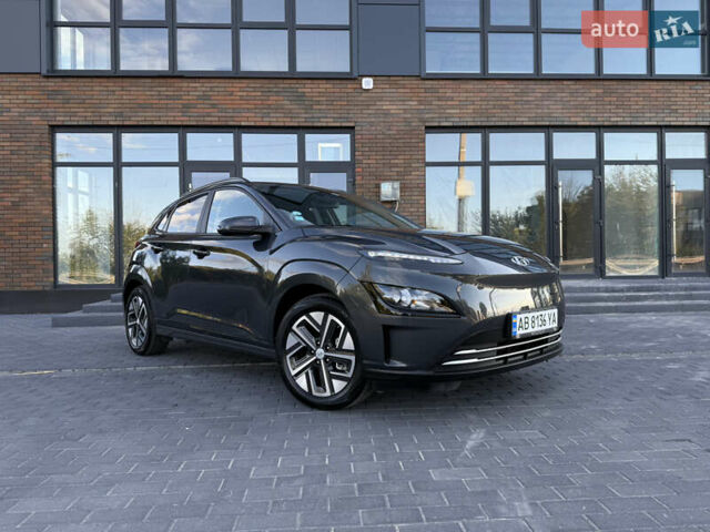 Серый Хендай Kona, объемом двигателя 0 л и пробегом 43 тыс. км за 16900 $, фото 2 на Automoto.ua