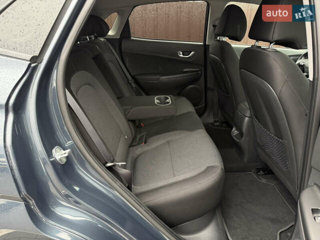 Сірий Хендай Kona, об'ємом двигуна 0 л та пробігом 32 тис. км за 18400 $, фото 18 на Automoto.ua