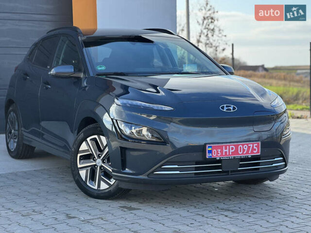 Серый Хендай Kona, объемом двигателя 0 л и пробегом 60 тыс. км за 19700 $, фото 3 на Automoto.ua