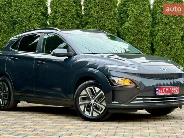 Серый Хендай Kona, объемом двигателя 0 л и пробегом 52 тыс. км за 17200 $, фото 2 на Automoto.ua