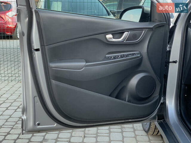 Серый Хендай Kona, объемом двигателя 0 л и пробегом 35 тыс. км за 17999 $, фото 25 на Automoto.ua