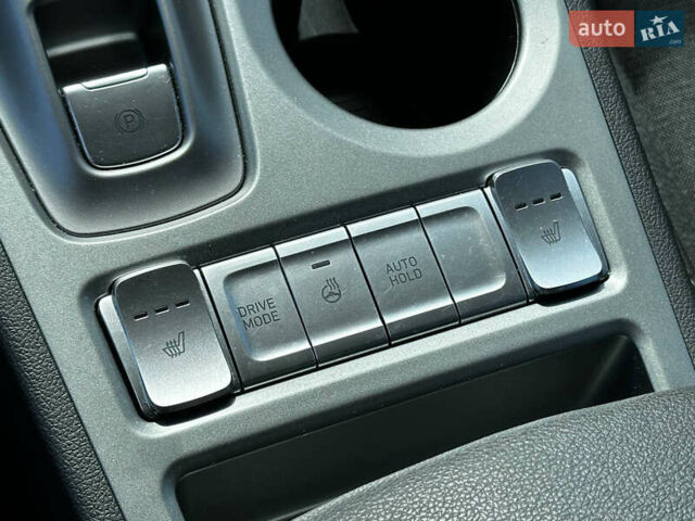 Сірий Хендай Kona, об'ємом двигуна 0 л та пробігом 38 тис. км за 17888 $, фото 27 на Automoto.ua