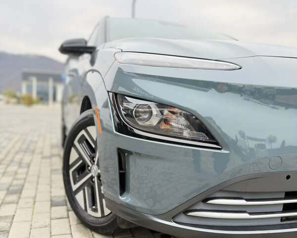 Сірий Хендай Kona, об'ємом двигуна 0 л та пробігом 91 тис. км за 18999 $, фото 5 на Automoto.ua