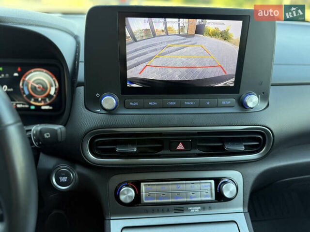 Серый Хендай Kona, объемом двигателя 0 л и пробегом 43 тыс. км за 16900 $, фото 21 на Automoto.ua