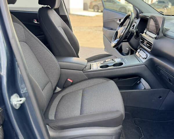 Серый Хендай Kona, объемом двигателя 0 л и пробегом 60 тыс. км за 19700 $, фото 36 на Automoto.ua