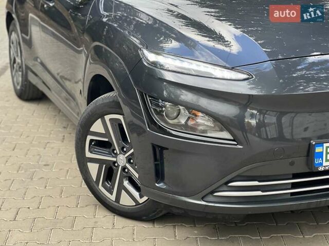 Серый Хендай Kona, объемом двигателя 0 л и пробегом 58 тыс. км за 16950 $, фото 6 на Automoto.ua