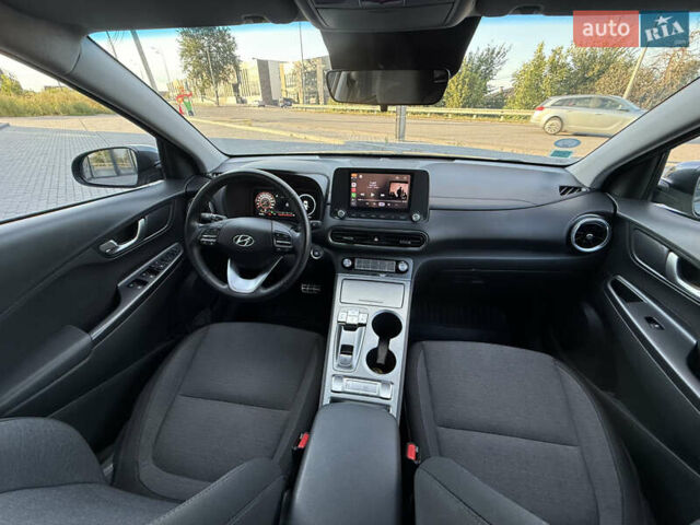 Серый Хендай Kona, объемом двигателя 0 л и пробегом 43 тыс. км за 16900 $, фото 31 на Automoto.ua