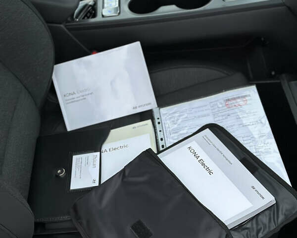 Сірий Хендай Kona, об'ємом двигуна 0 л та пробігом 57 тис. км за 17900 $, фото 33 на Automoto.ua