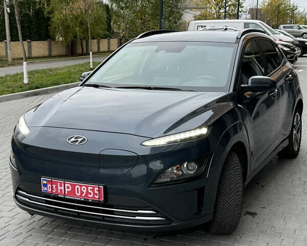 Серый Хендай Kona, объемом двигателя 0 л и пробегом 53 тыс. км за 17400 $, фото 6 на Automoto.ua