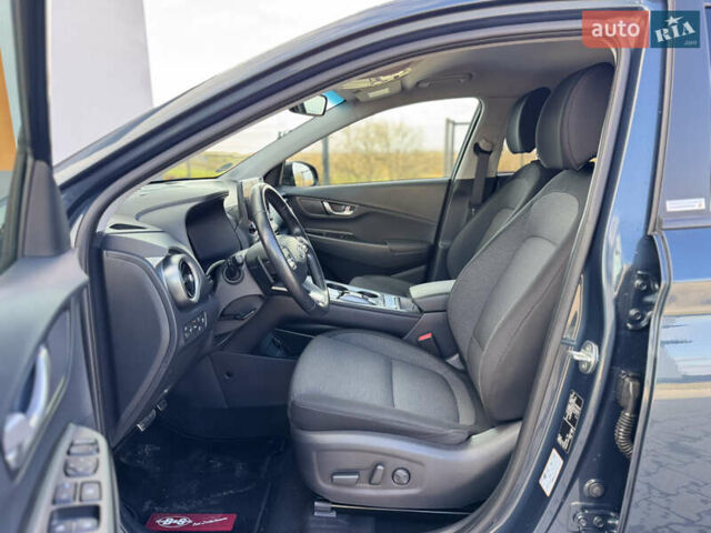 Серый Хендай Kona, объемом двигателя 0 л и пробегом 60 тыс. км за 19700 $, фото 21 на Automoto.ua