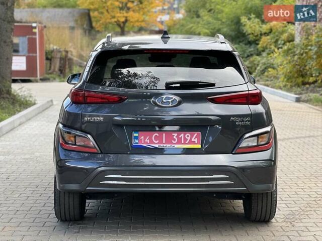 Сірий Хендай Kona, об'ємом двигуна 0 л та пробігом 93 тис. км за 16450 $, фото 7 на Automoto.ua