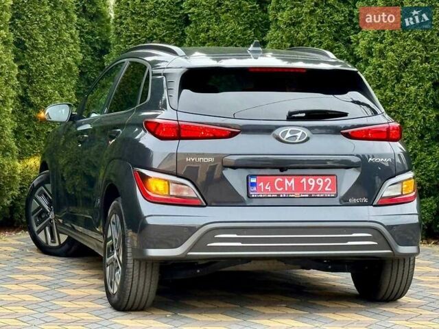 Серый Хендай Kona, объемом двигателя 0 л и пробегом 52 тыс. км за 17200 $, фото 9 на Automoto.ua