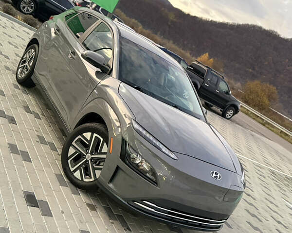 Серый Хендай Kona, объемом двигателя 0 л и пробегом 118 тыс. км за 18999 $, фото 7 на Automoto.ua