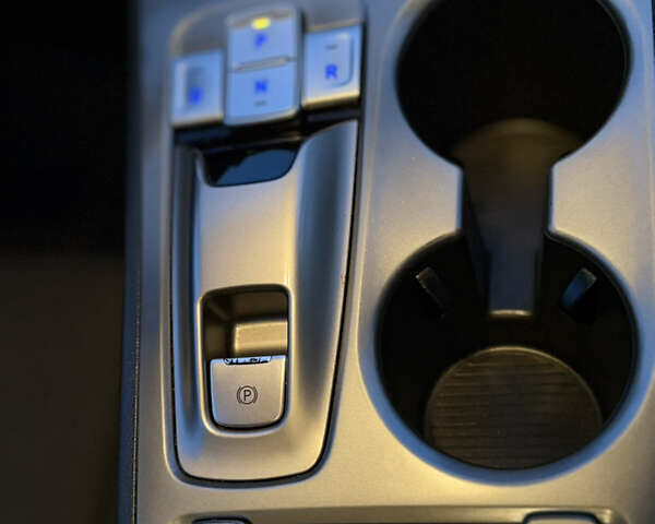 Серый Хендай Kona, объемом двигателя 0 л и пробегом 118 тыс. км за 18999 $, фото 9 на Automoto.ua