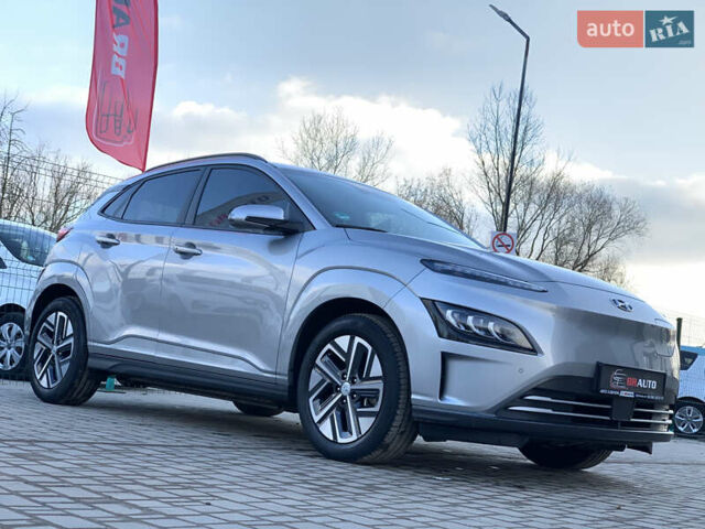 Серый Хендай Kona, объемом двигателя 0 л и пробегом 35 тыс. км за 17999 $, фото 6 на Automoto.ua