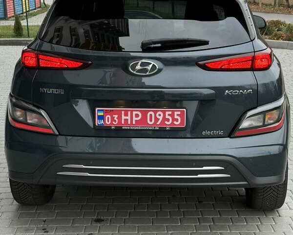 Серый Хендай Kona, объемом двигателя 0 л и пробегом 53 тыс. км за 17400 $, фото 5 на Automoto.ua