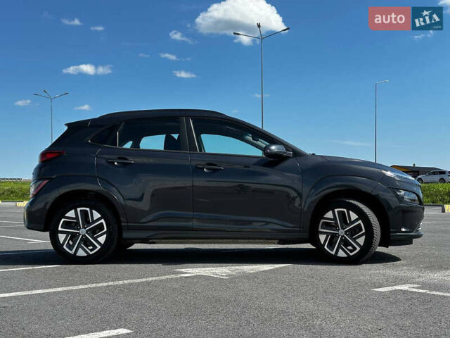 Сірий Хендай Kona, об'ємом двигуна 0 л та пробігом 38 тис. км за 17888 $, фото 14 на Automoto.ua