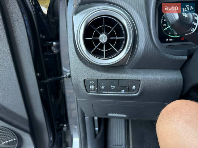 Серый Хендай Kona, объемом двигателя 0 л и пробегом 79 тыс. км за 18400 $, фото 22 на Automoto.ua