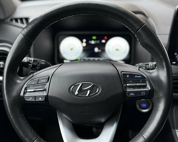 Серый Хендай Kona, объемом двигателя 0 л и пробегом 53 тыс. км за 17400 $, фото 13 на Automoto.ua