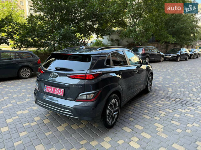 Серый Хендай Kona, объемом двигателя 0 л и пробегом 79 тыс. км за 18400 $, фото 10 на Automoto.ua
