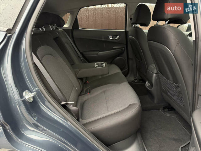 Сірий Хендай Kona, об'ємом двигуна 0 л та пробігом 32 тис. км за 18400 $, фото 19 на Automoto.ua