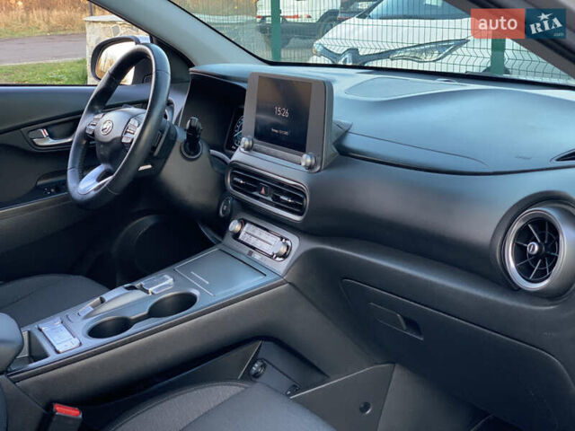 Серый Хендай Kona, объемом двигателя 0 л и пробегом 35 тыс. км за 17999 $, фото 36 на Automoto.ua