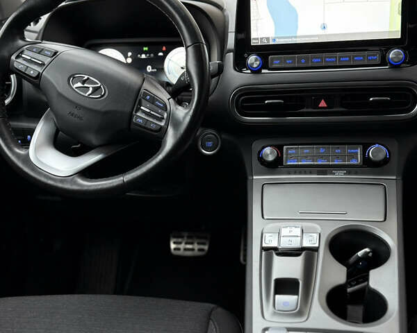 Серый Хендай Kona, объемом двигателя 0 л и пробегом 53 тыс. км за 17400 $, фото 14 на Automoto.ua