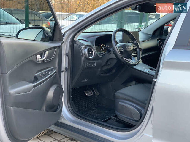 Серый Хендай Kona, объемом двигателя 0 л и пробегом 35 тыс. км за 17999 $, фото 26 на Automoto.ua