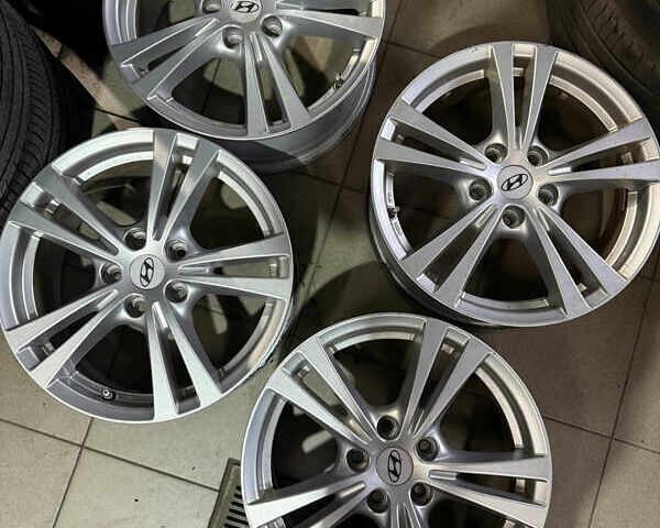 Серый Хендай Kona, объемом двигателя 0 л и пробегом 97 тыс. км за 16600 $, фото 30 на Automoto.ua