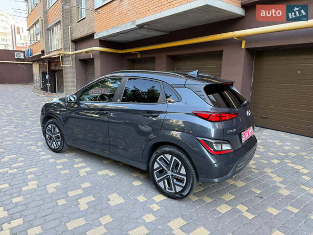 Серый Хендай Kona, объемом двигателя 0 л и пробегом 79 тыс. км за 18400 $, фото 6 на Automoto.ua