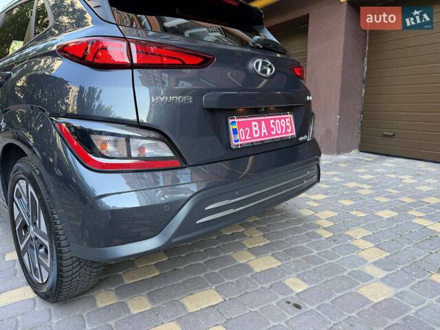 Серый Хендай Kona, объемом двигателя 0 л и пробегом 79 тыс. км за 18400 $, фото 7 на Automoto.ua