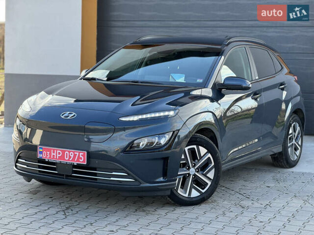 Серый Хендай Kona, объемом двигателя 0 л и пробегом 60 тыс. км за 19700 $, фото 2 на Automoto.ua