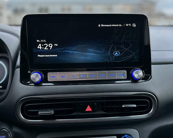 Сірий Хендай Kona, об'ємом двигуна 0 л та пробігом 57 тис. км за 17900 $, фото 21 на Automoto.ua