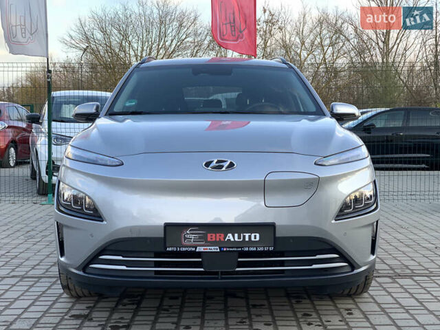 Серый Хендай Kona, объемом двигателя 0 л и пробегом 35 тыс. км за 17999 $, фото 3 на Automoto.ua