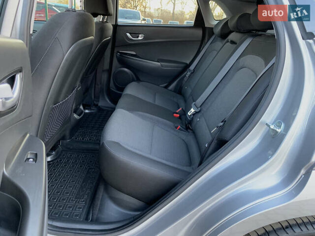 Серый Хендай Kona, объемом двигателя 0 л и пробегом 35 тыс. км за 17999 $, фото 30 на Automoto.ua