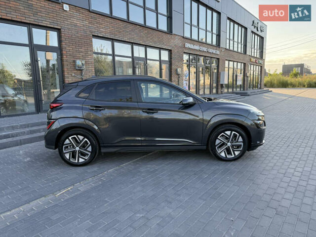 Серый Хендай Kona, объемом двигателя 0 л и пробегом 43 тыс. км за 16900 $, фото 17 на Automoto.ua
