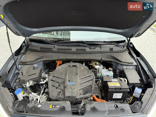 Серый Хендай Kona, объемом двигателя 0 л и пробегом 53 тыс. км за 17400 $, фото 12 на Automoto.ua