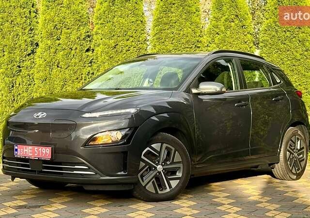 Серый Хендай Kona, объемом двигателя 0 л и пробегом 97 тыс. км за 18700 $, фото 5 на Automoto.ua