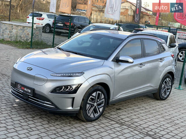 Серый Хендай Kona, объемом двигателя 0 л и пробегом 35 тыс. км за 17999 $, фото 2 на Automoto.ua