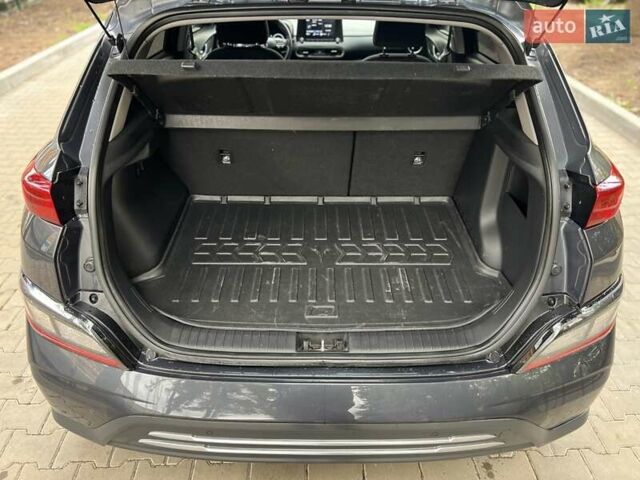 Серый Хендай Kona, объемом двигателя 0 л и пробегом 58 тыс. км за 16950 $, фото 10 на Automoto.ua