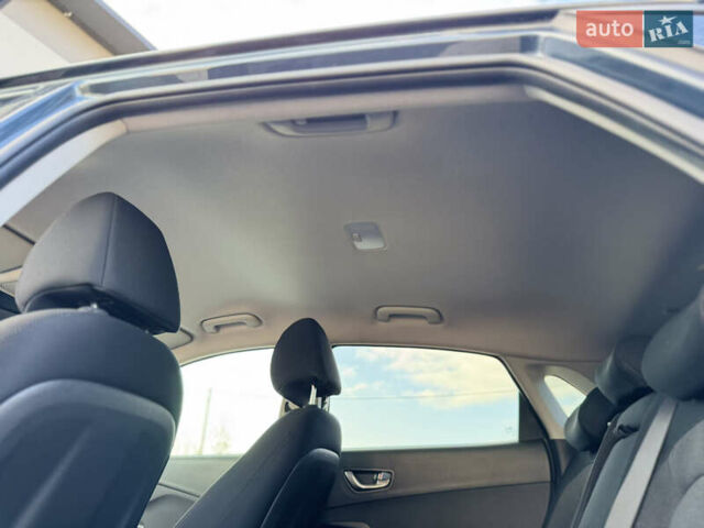 Серый Хендай Kona, объемом двигателя 0 л и пробегом 60 тыс. км за 19700 $, фото 32 на Automoto.ua