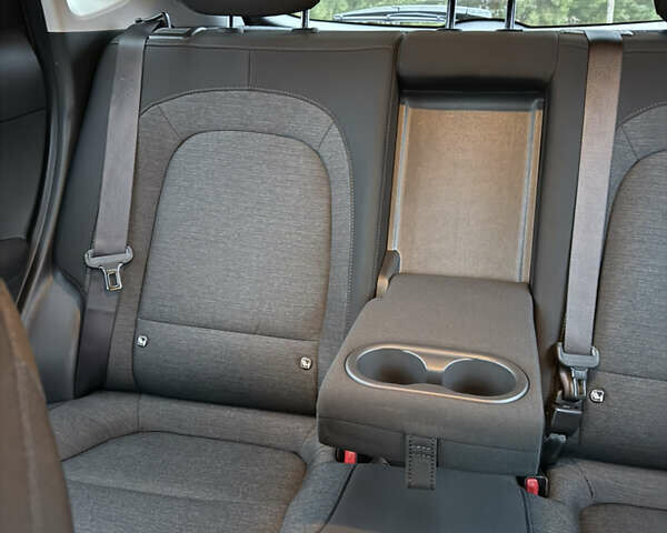 Серый Хендай Kona, объемом двигателя 0 л и пробегом 97 тыс. км за 16600 $, фото 27 на Automoto.ua