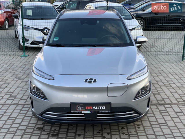 Серый Хендай Kona, объемом двигателя 0 л и пробегом 35 тыс. км за 17999 $, фото 4 на Automoto.ua