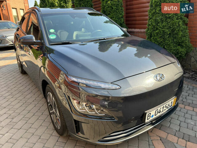 Серый Хендай Kona, объемом двигателя 0 л и пробегом 42 тыс. км за 23500 $, фото 7 на Automoto.ua