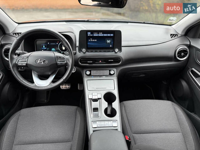 Сірий Хендай Kona, об'ємом двигуна 0 л та пробігом 59 тис. км за 16900 $, фото 23 на Automoto.ua